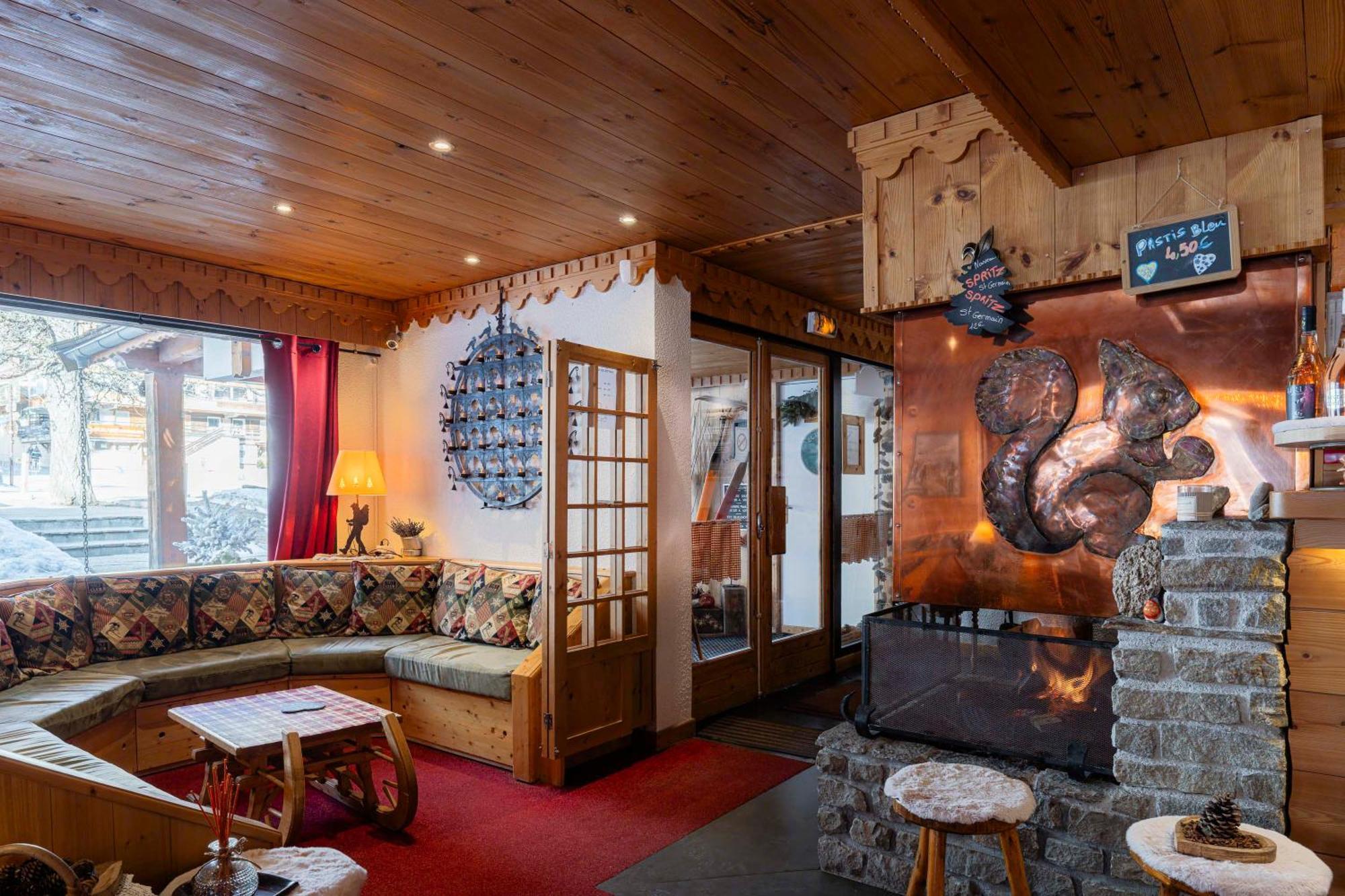 Hotel Ecureuil Vars  Bagian luar foto