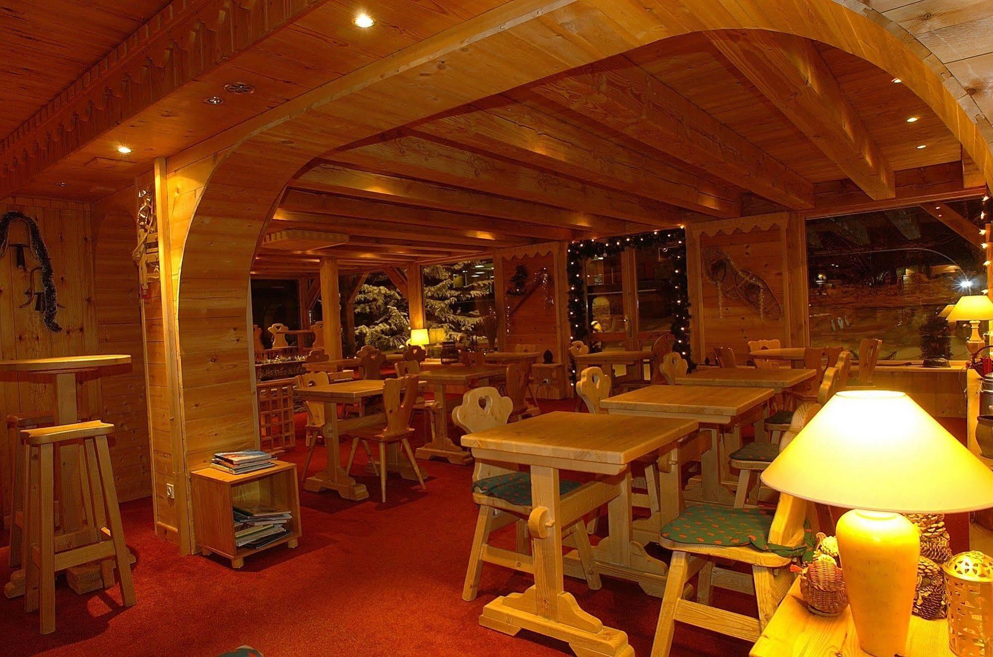 Hotel Ecureuil Vars  Bagian luar foto