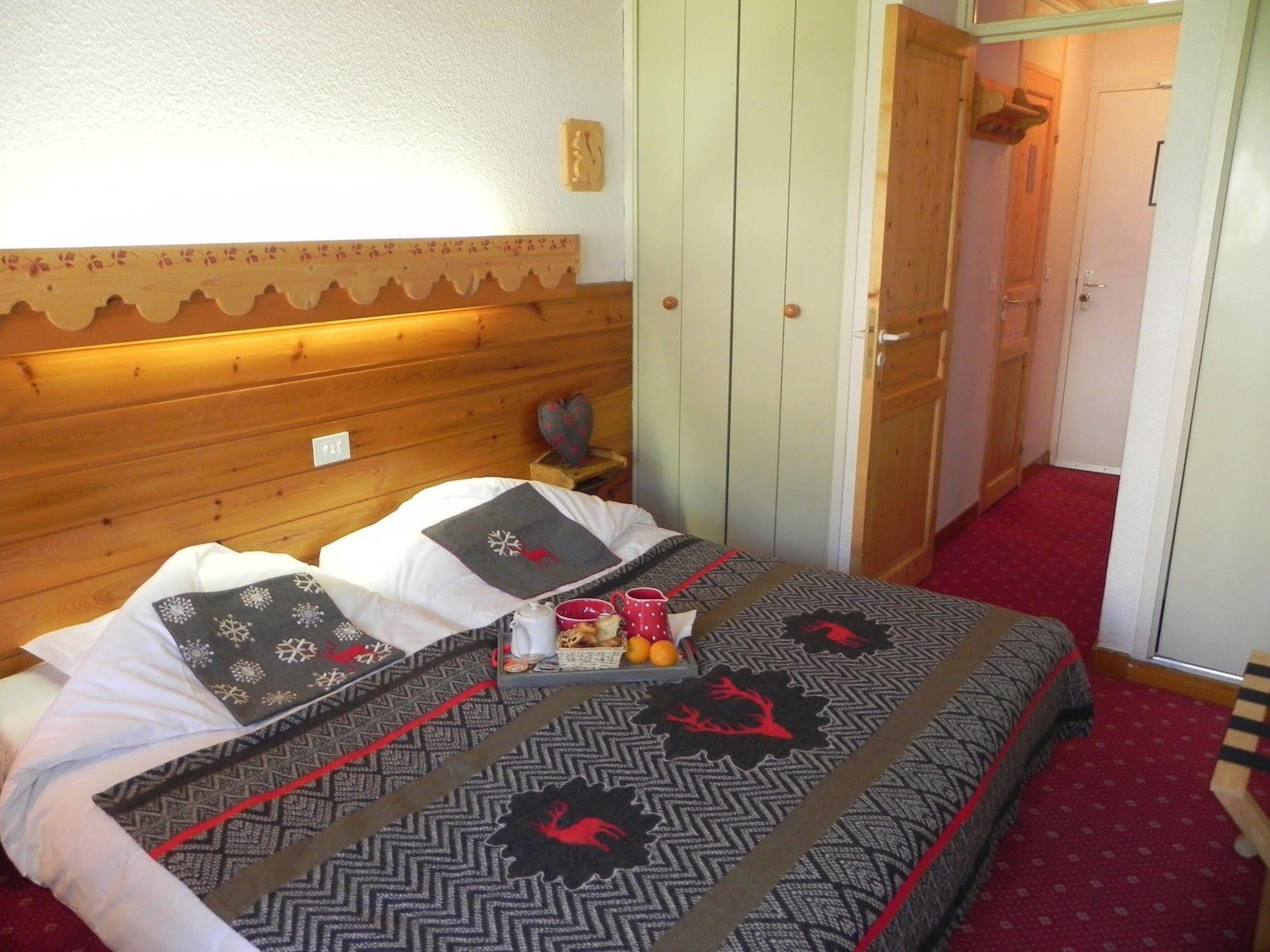 Hotel Ecureuil Vars  Bagian luar foto