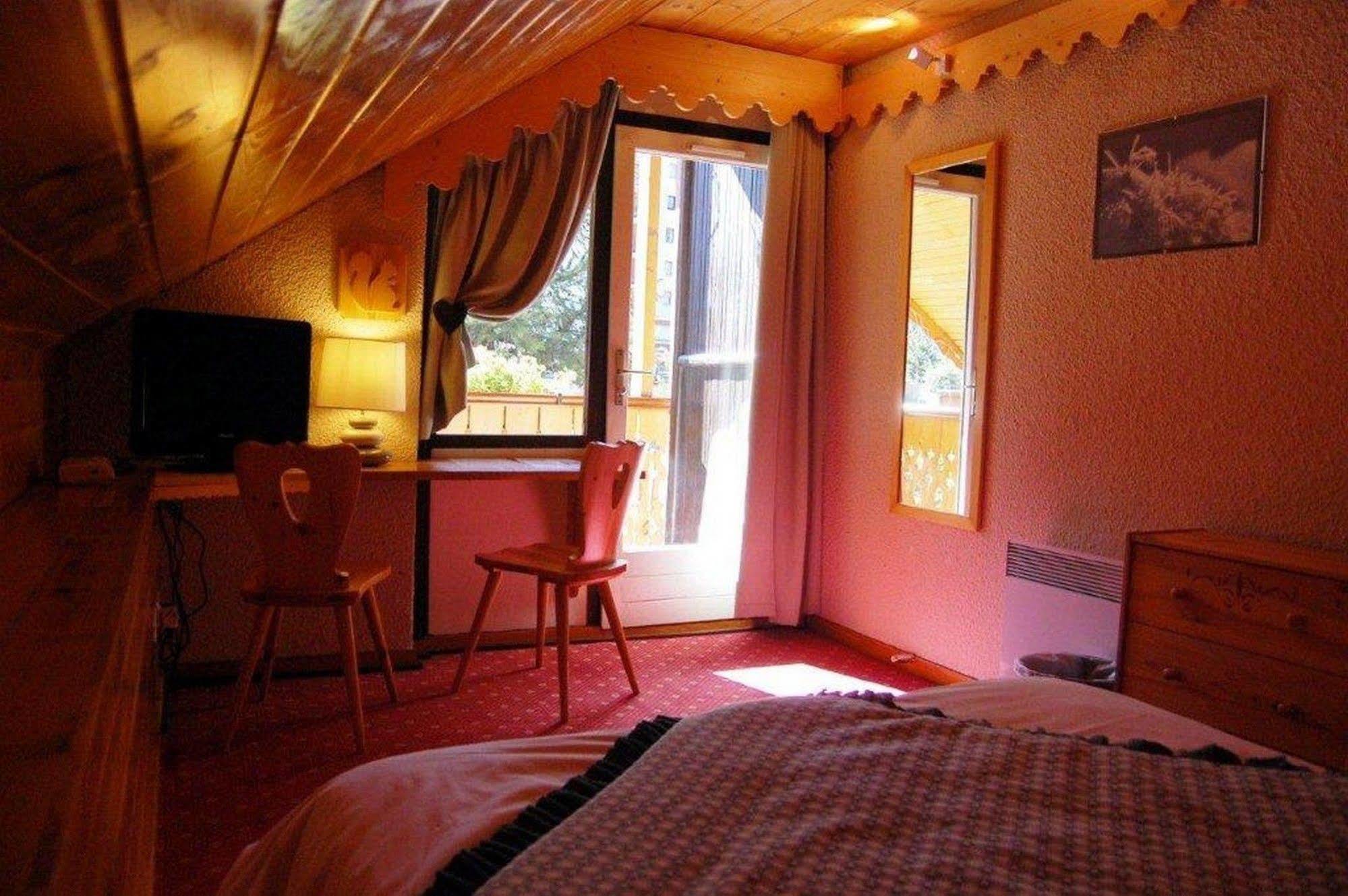 Hotel Ecureuil Vars  Bagian luar foto
