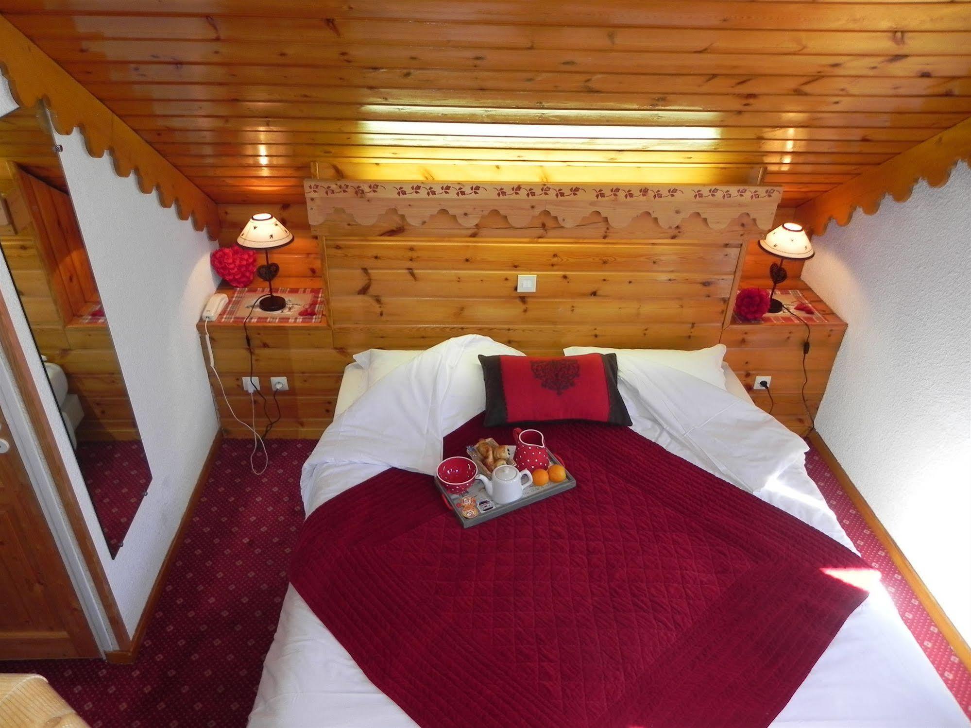 Hotel Ecureuil Vars  Bagian luar foto